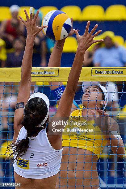 Lili in action during a beach volleyball match against the 6th stage of the season 2012/2013 Circuit Bank of Brazil at Copacabana Beach on December...