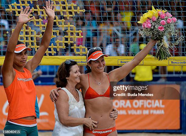 Tribute to Larissa player, who played his final tournament of volleyball with partner Juliana, during a beach volleyball match against the 6th stage...