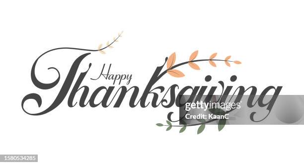 vektortypografie für happy thanksgiving day mit herbstblättern zur dekoration und verkleidung im hintergrund. bestandsabbildung - happy thanksgiving text stock-grafiken, -clipart, -cartoons und -symbole