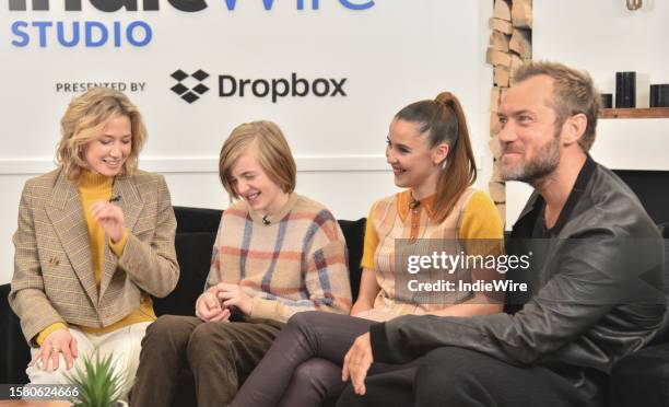Carrie Coon, Charlie Shotwell, Oona Roche, and Jude Law