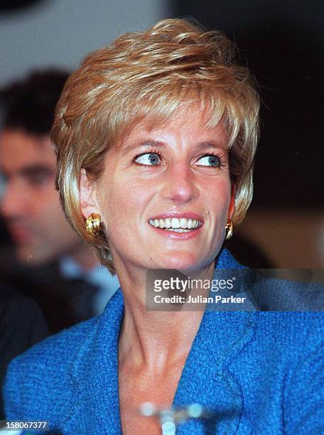 Princess Diana 1996 Rimini Photos and Premium High Res Pictures - Getty ...