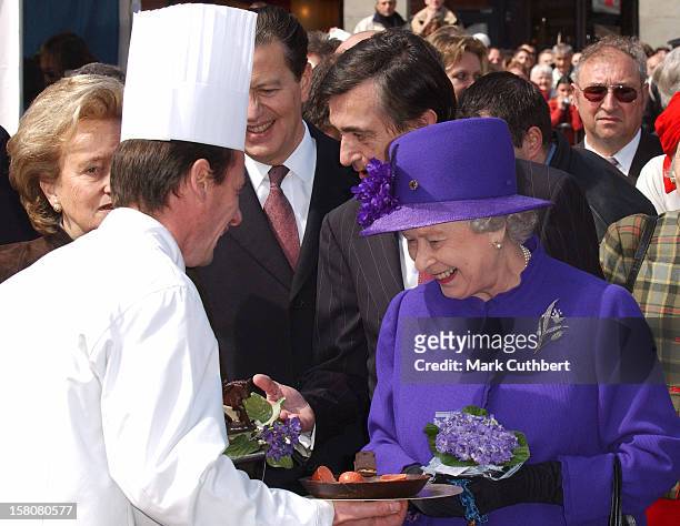 The Queen & Duke Of Edinburgh Visit The Place Du Capitole For A Walkabout With Public And Market Traders, During Their State Visit To France. .