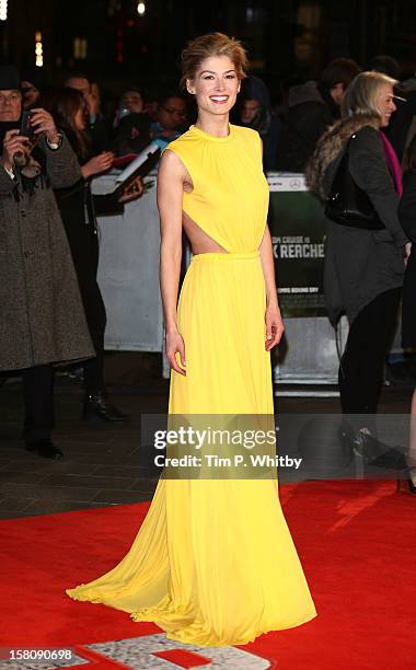 Rosamund Pike attends the World Premiere of 'Jack Reacher' at Odeon Leicester Square on December 10, 2012 in London, England.