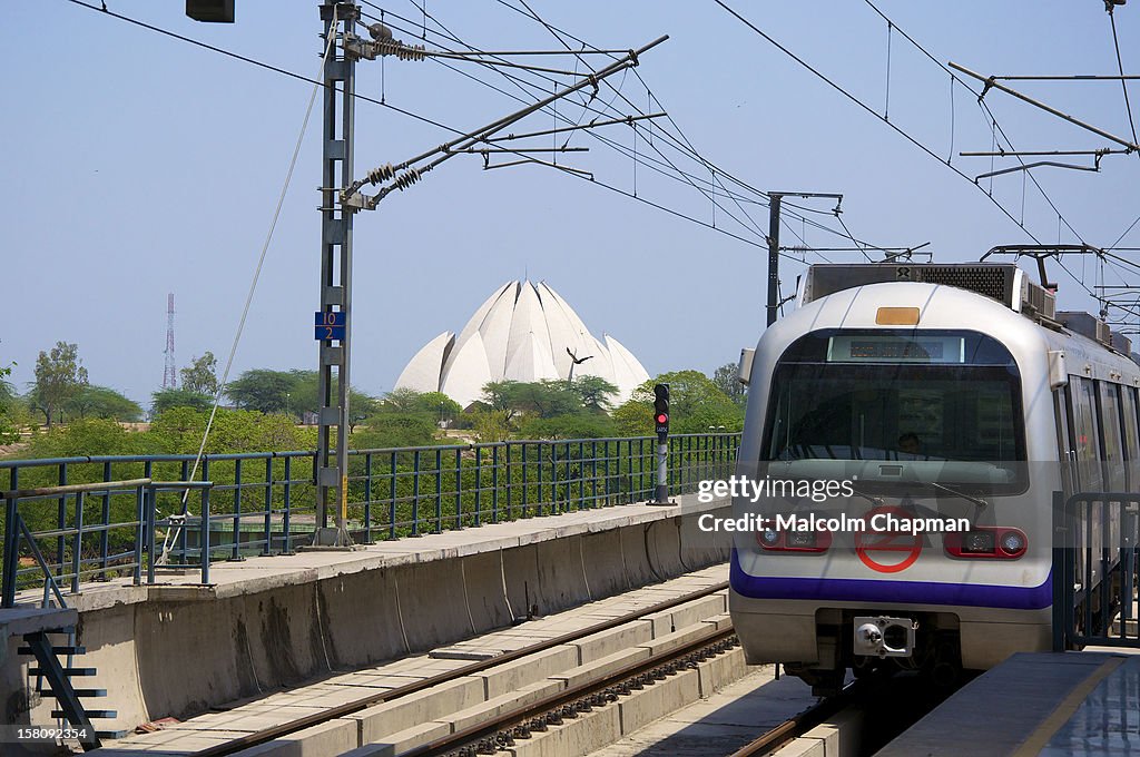 Delhi Metro and Bahá'í House of Worship