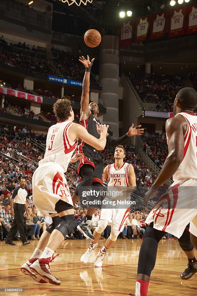 Heat Rockets Vs He Rockets Miami Heat Dwyane Wade in action vs Houston Rockets at Toyota Center ...
