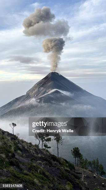 guatemala - vulkanisch gesteente stockfoto's en -beelden