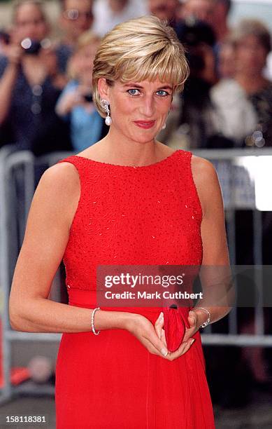 Diana, The Princess Of Wales Visits Washington, Usa.Gala Dinner Held By The American Red Cross, To Raise Funds For Landmine Victims Around The World....