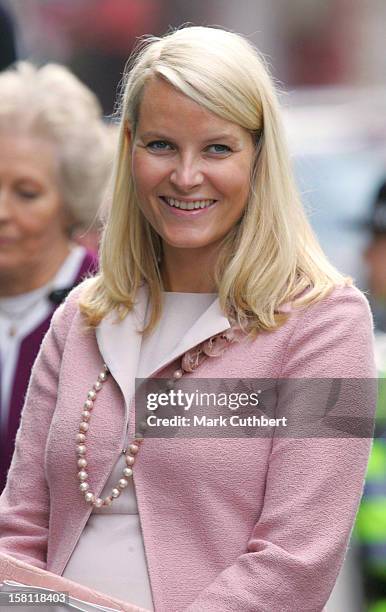 King Harald, Queen Sonja, Crown Prince Haakon & Crown Princess Mette-Marit Of Norway Visit The United Kingdom.Sonja & Mette-Marit Attend A Lunch At...