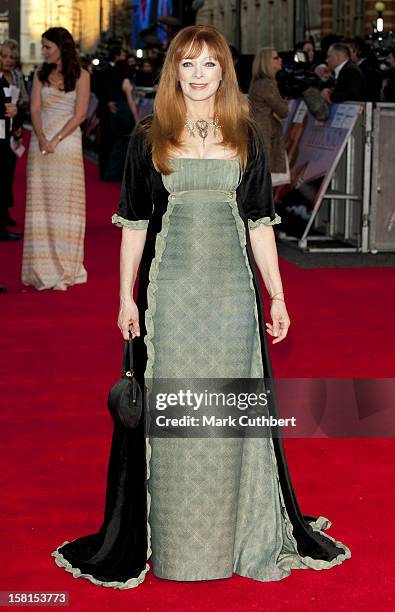 67 Frances Fisher Titanic Stock Photos High Res Pictures And Images 67-frances-fisher-titanic-stock-photos-high-res-pictures-and-images