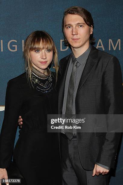 Zoe Kazan and Paul Dano attend the "Les Miserables" New York premiere at the Ziegfeld Theater on December 10, 2012 in New York City.