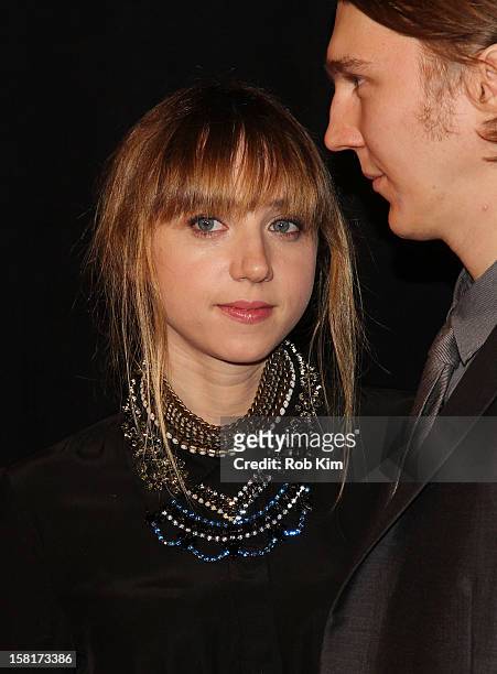 Zoe Kazan and Paul Dano attend the "Les Miserables" New York premiere at the Ziegfeld Theater on December 10, 2012 in New York City.