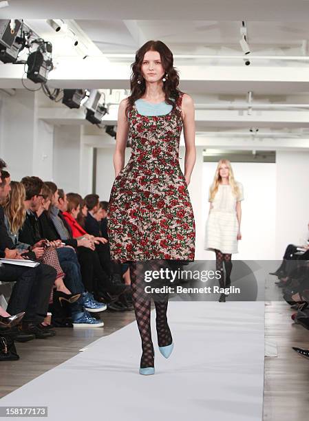 Model wearing Oscar de la Renta walks the runway during the Oscar de la Renta Pre-Fall 2013 Collection on December 10, 2012 in New York City.