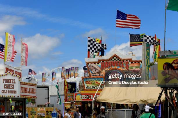 food variety at the state fair - amusement park ohio stock-fotos und bilder