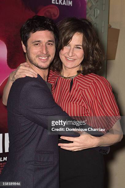 French actors Jeremie Elkaim and Valerie Lemercier attend the 'Main Dans La Main' Paris premiere at Cinema du Pantheon on December 10, 2012 in Paris,...