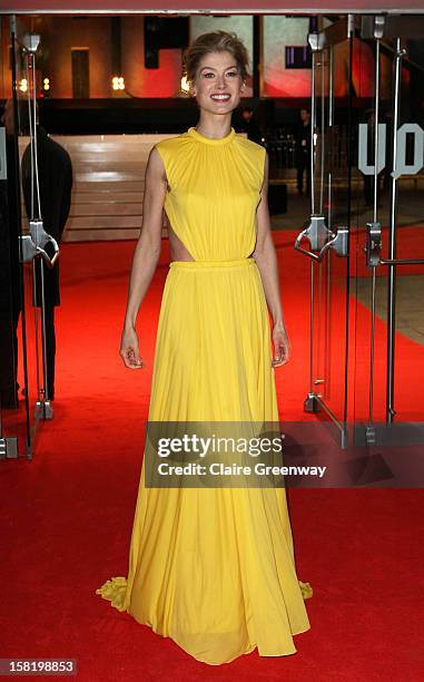 Actress Rosamund Pike attends the world premiere of "Jack Reacher" at The Odeon Leicester Square on December 10, 2012 in London, England.