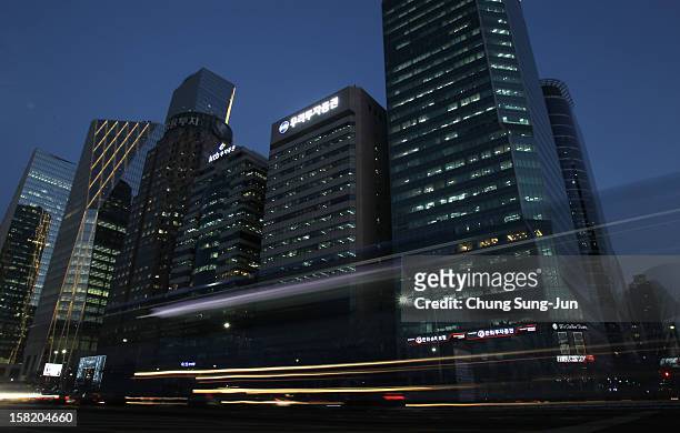 General view of Yeouido finance district on December 11, 2012 in Seoul, South Korea. One of the main South Korean presidential election campaign...