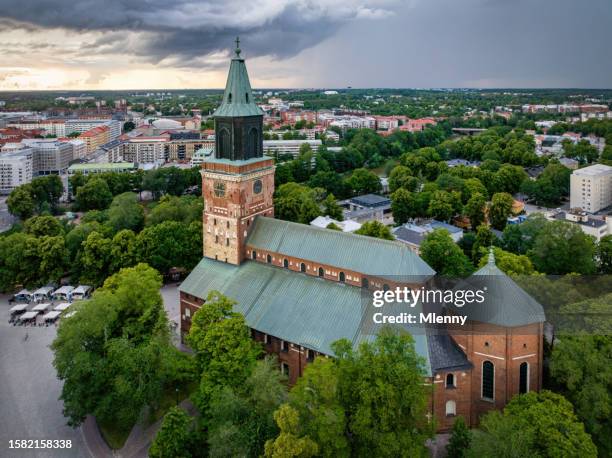 turku cathedral in summer turun tuomiokirkko turku city in finland - de natuurlijke wereld stockfoto's en -beelden