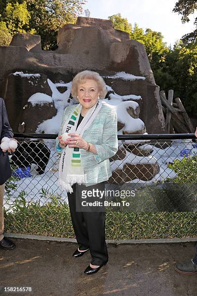 Betty White attends Betty "White Out" Tour with the Lifeline Program at the Los Angeles Zoo on December 11, 2012 in Los Angeles, California.