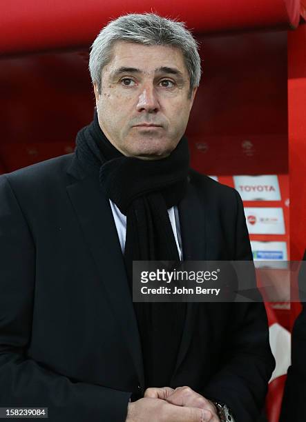 Daniel Sanchez, coach of VAFC looks on during the French Ligue 1 match between Valenciennes FC and Paris Saint-Germain FC at the Stade du Hainaut on...