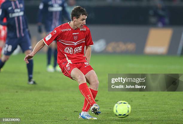 David Ducourtioux of VAFC in action during the French Ligue 1 match between Valenciennes FC and Paris Saint-Germain FC at the Stade du Hainaut on...