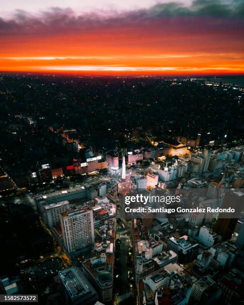 the obelisco of buenos aires - buenos aires night stock pictures, royalty-free photos & images