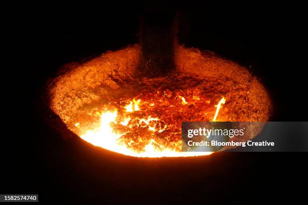 a cast of molten iron - molten stock pictures, royalty-free photos & images