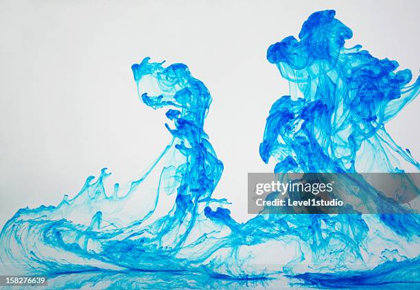 ink spreading in the water - 分解 ストックフォトと画像