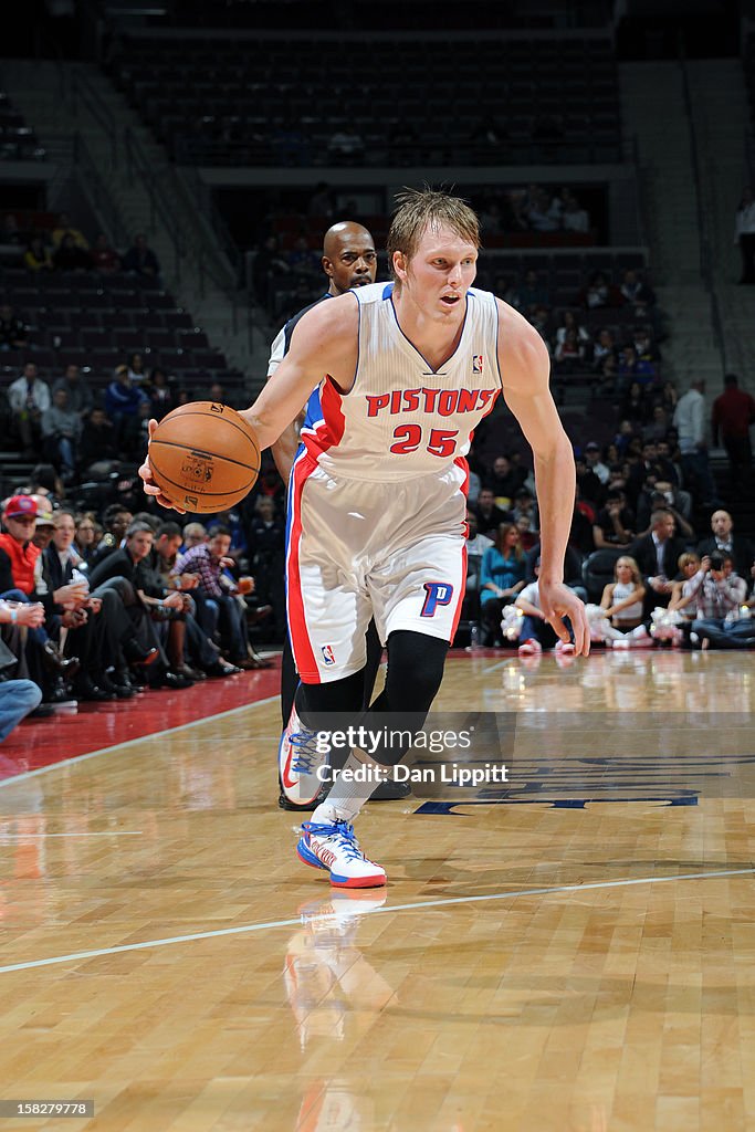 Denver Nuggets v Detroit Pistons