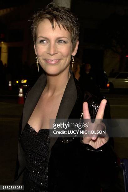Actress Jamie Lee Curtis arrives at the premiere of her new film "Drowning Mona" in Los Angeles 28 February 2000. The film also stars Danny DeVito,...