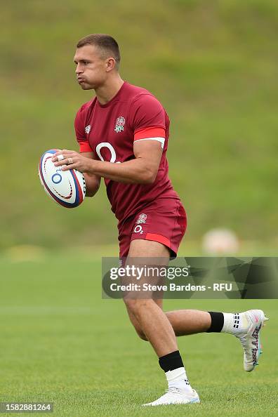 Slade England Henry Slade of England warms up during the England training session ...