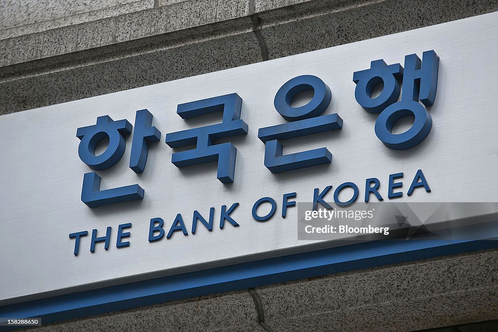 Bank of Korea Holds Rates After North Korea's Rocket Launch