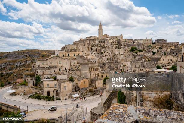 Matera, city of the sassi in the historic center, is experiencing a drop in temperatures on August 5 and many tourists, especially foreigners, are...