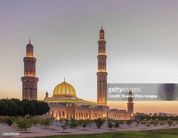the sultan qaboos grand mosque, muscat. - 阿曼 個照片及圖片檔