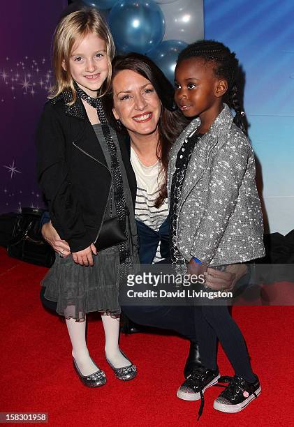 Actress Joely Fisher and daughters True Harlow Fisher-Duddy and Olivia Luna Fisher-Duddy attend the opening night of Disney On Ice's "Dare To Dream"...