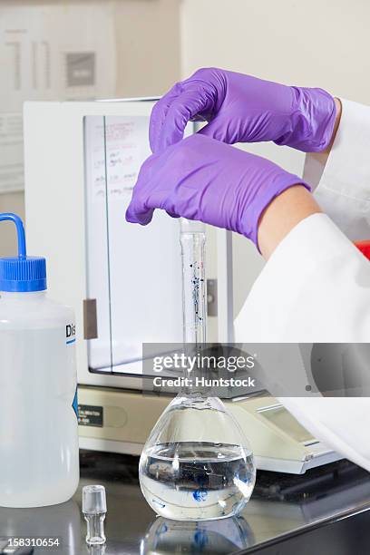 White Powder Lab Photos and Premium High Res Pictures - Getty Images