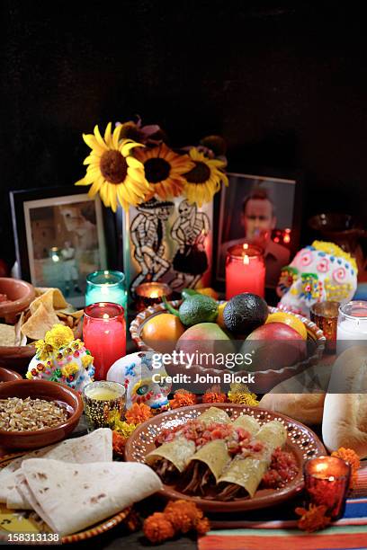 variety of mexican celebratory foods - dia de los muertos stockfoto's en -beelden