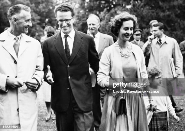 King Baudouin Of Belgium presents his fiancee Dona Fabiola Of Spain to the press in the castle of Ciergnon, Belgium on September 17, 1960.