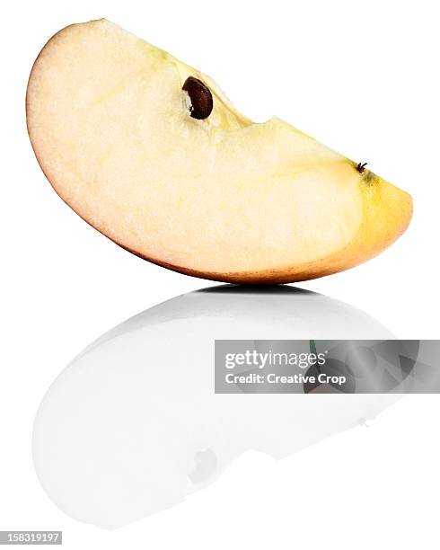 fresh apple wedge - apple slice stock-fotos und bilder