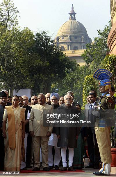 Speaker Lok Sabha Meira Kumar, Karia Munda Deputy Speaker, Lok Sabha, Prime Minister Manmohan Singh, Mohammad Hamid Ansari Vice President, before...