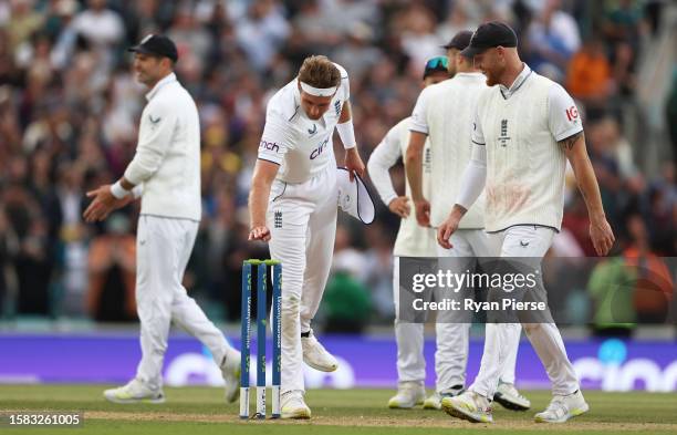 Stuart Broad of England changes the direction of the bails during Day Five of the LV= Insurance Ashes 5th Test Match between England and Australia at...
