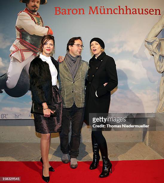 Actress Jessica Schwarz, actor Jan Josef Liefers and actress Katja Riemann attend the red carpet prior to the premiere of 'Baron Muenchhausen' on...