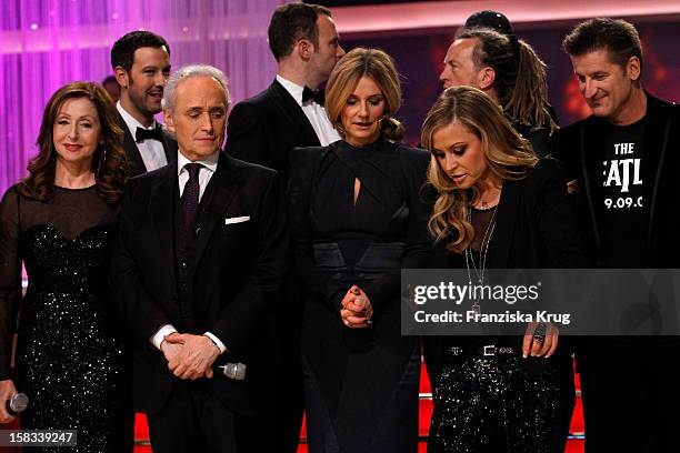 Vicky Leandros, Jose Carreras, Kim Fisher, Anastacia and Hartmut Engler performs during the 18th Annual Jose Carreras Gala on December 13, 2012 in...