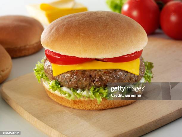 cheeseburger - cheeseburger stock pictures, royalty-free photos & images