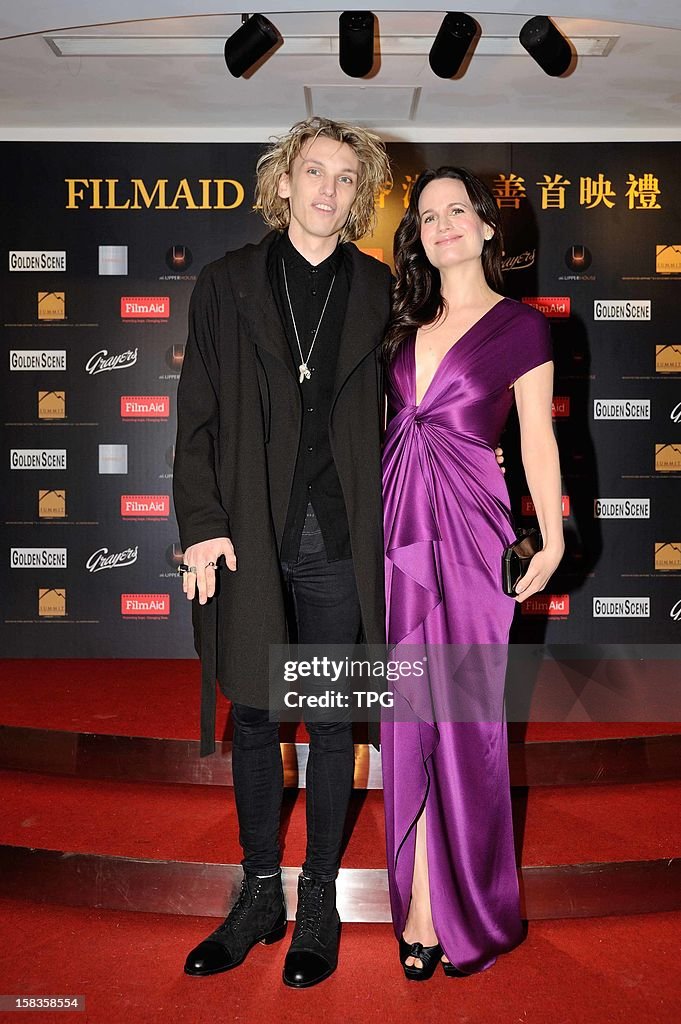 Elizabeth Reaser and Jamie Campbell Bower