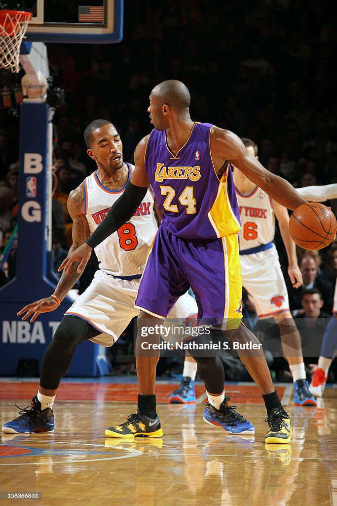 Los Angeles Lakers v New York Knicks