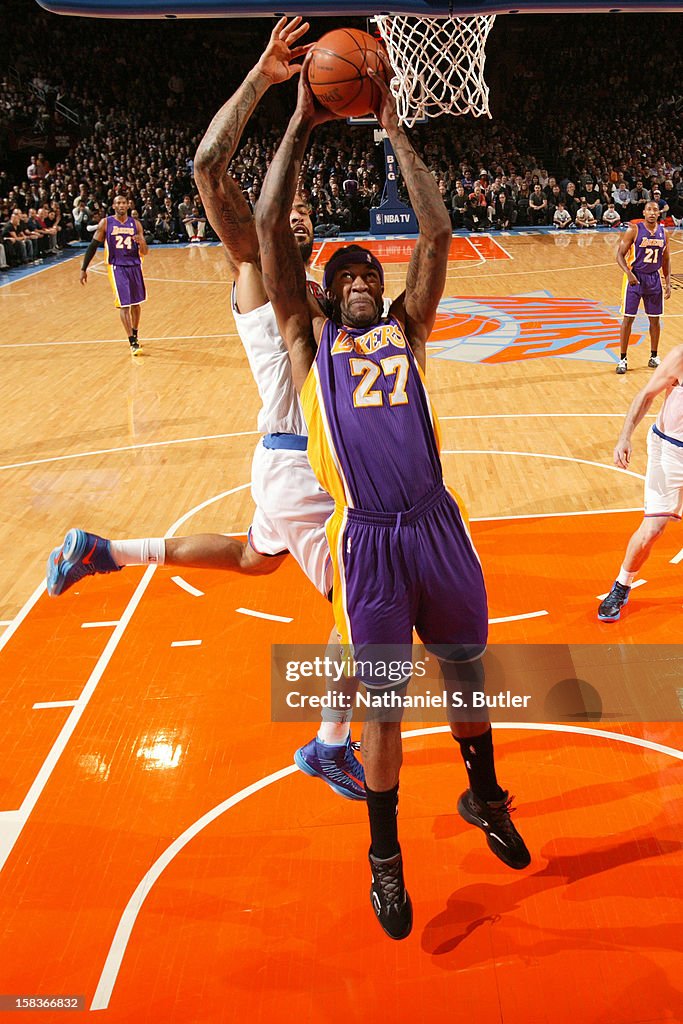 Los Angeles Lakers v New York Knicks