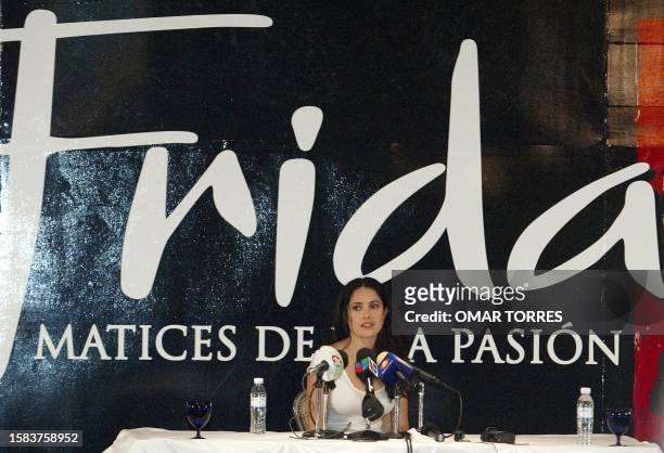 La actriz mexicana Salma Hayek, nominada al Oscar como mejor actriz por su película "Frida", durante la conferencia de prensa ofrecida en México el...