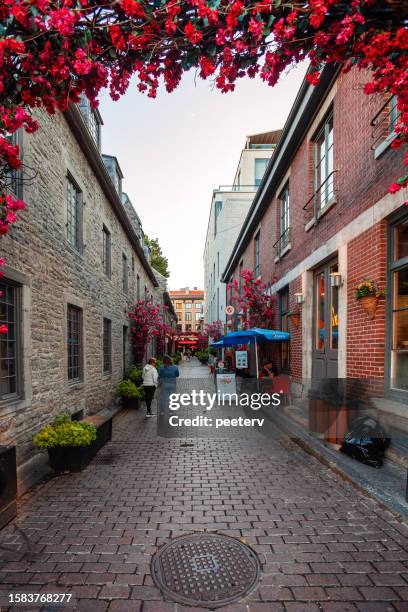 old montreal - vieux montréal stock-fotos und bilder