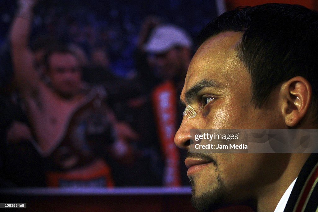 Enrique Peña Nieto Recieves Boxer Juan Manuel Marquez