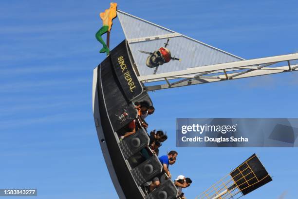 amusement park ride - amusement park ohio stock-fotos und bilder